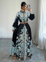 فستان بأكمام طويلة