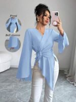 بلوزة باكمام واسعة